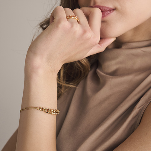 Gold Armbänder