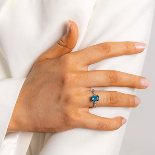 Ringe mit Steinen